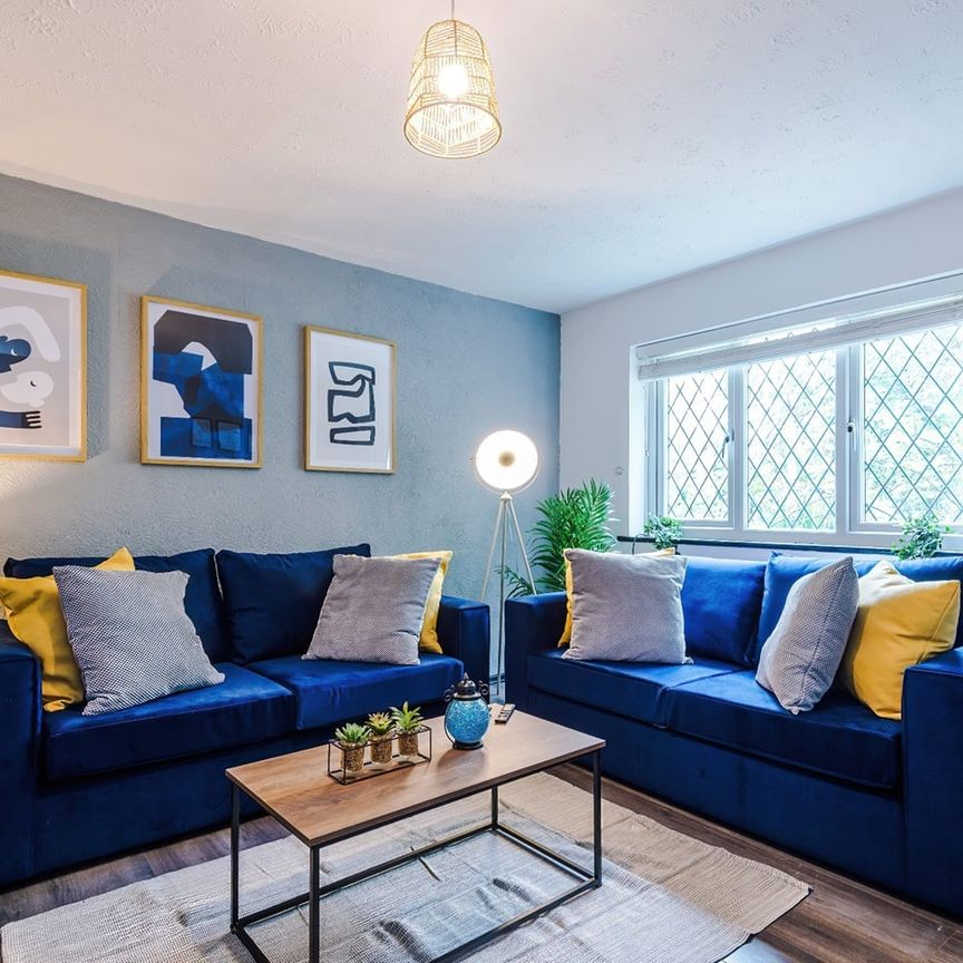 2 Bed Terraced House, Broad Street, M6 - Photo 1