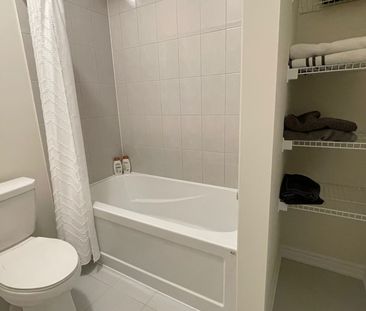 For Lease - 2090 Coppenwood Common, Burlington, Ontario - Photo 4