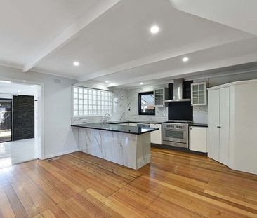 A Spacious Sanctuary in the Heart of Keilor Park - Photo 5