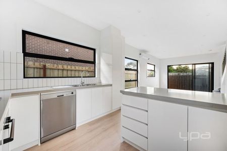 The Pefect Townhouse! - Photo 2