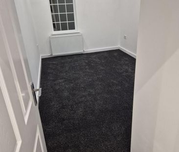 2 bedroom ground floor flat to rent - Photo 3