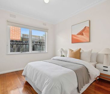 Character, Comfort & Convenience in the Heart of Newcomb - Photo 4