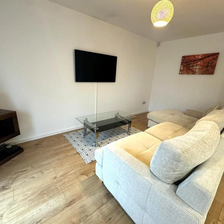 2 bedroom semi-detached bungalow to rent - Photo 1