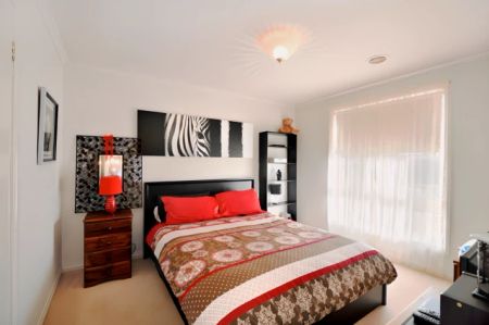 3 Bed, 1 Bath - Photo 5