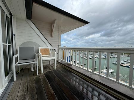 Perfect onderhouden 2-slaapkamerappartement met zicht op de jachthaven en meerdere terrassen - Photo 2