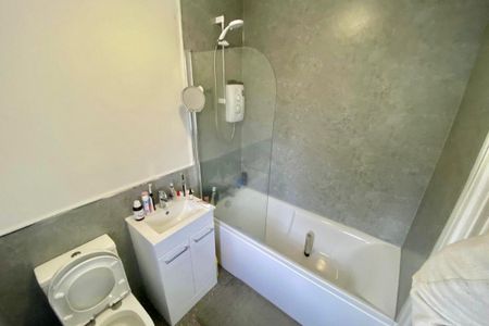 St Mildreds Road - Photo 4