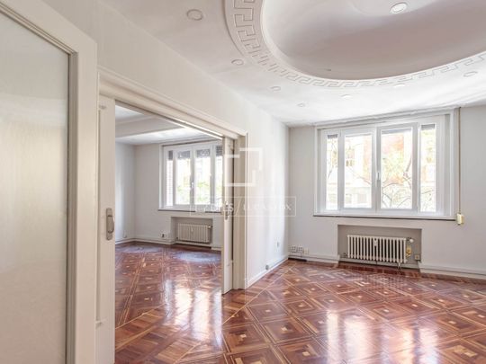 Luxury office for rent in Castellana, Madrid - Photo 1