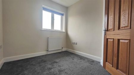 3 bedroom terraced house to rent - Photo 5