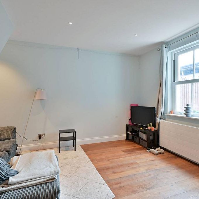 3 bedroom flat to rent - Photo 1