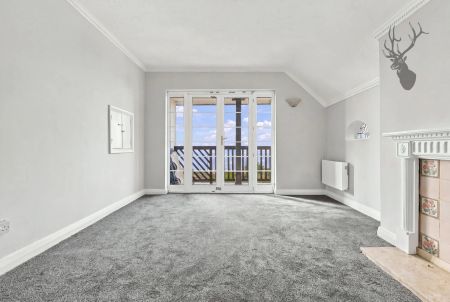 1 Bedroom Flat - Photo 3