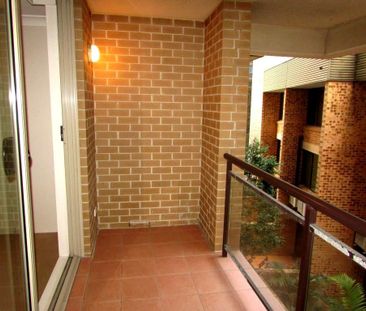 Centrally located In Hurstville C. B.D - One Bedroom Apartment With... - Photo 6