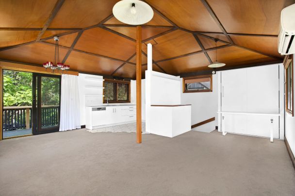 Stylish, Sunlit Cottage Just Steps from Cremorne Village - Photo 1