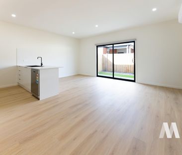 Brand-New Four-Bedroom Townhouse Combining Modern Style with Effort... - Photo 1