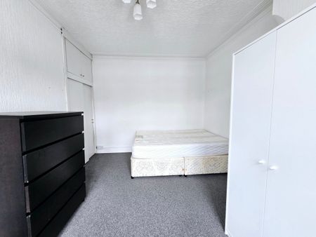 Ashvale Road, Tooting Broadway - Photo 2