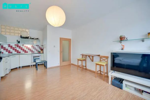 Pronájem velmi hezkého bytu 1+kk, ulice Na Tabulovém Vrchu v Olomouci. - Photo 1