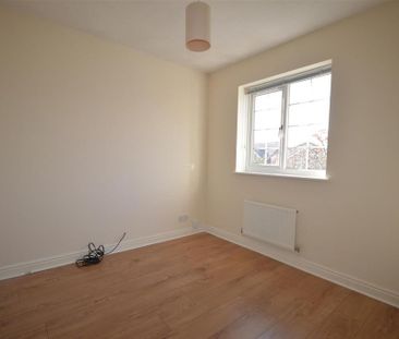 3 bedroom detached house to rent - Photo 3