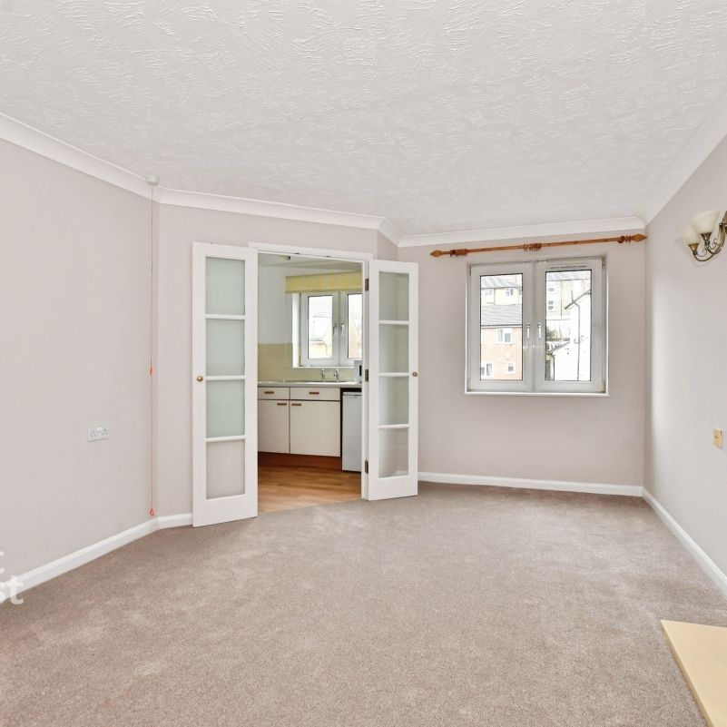 1 bedroom retirement property to rent - Photo 1