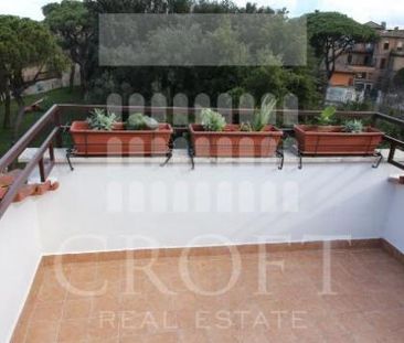 Attic-Aventino: Semi Furnished 2 bedroom, 1 bath, little balcony, p... - Photo 6
