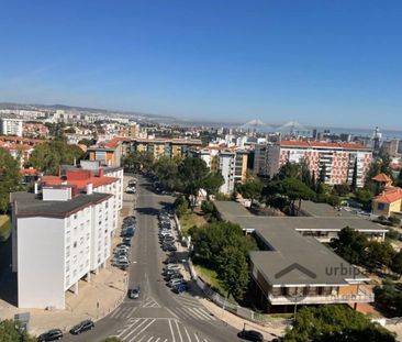 4 room luxury Flat for rent in Lisbon, Portugal - Photo 1