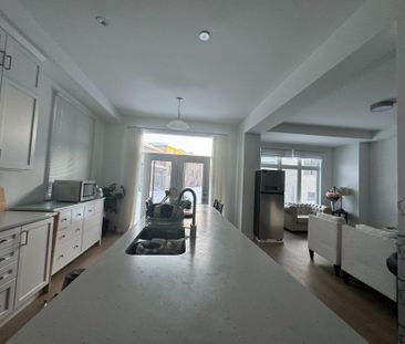 For Lease - 3036 William Cutmore Boulevard Unit# RM1, Oakville, Ont... - Photo 1