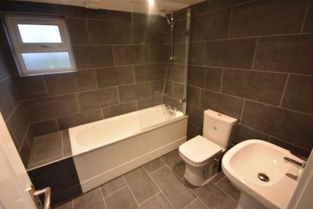 5 bedroom semi-detached house to rent - Photo 5