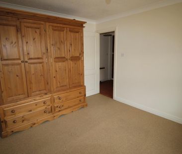 Windmill Court, Colchester - Photo 2