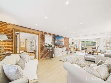 The Street, Swaffham, PE37 - Photo 5
