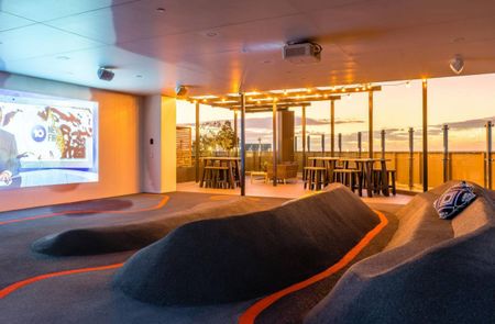 MODERN 2 BEDROOM 2 BATHROOM APARTMENT - Photo 3