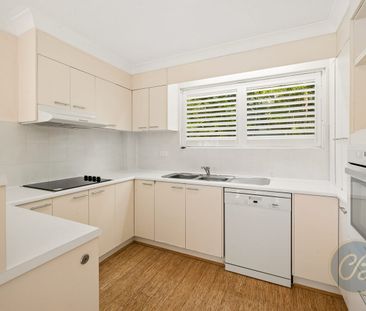 Spacious Living in the Heart of Taringa - Photo 5