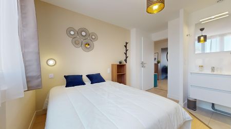 LONGEFER A Roommate 4 Bedrooms at Lyon 8e - Photo 3