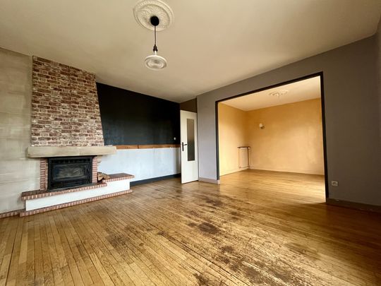 Location Maison 4 pièces 80m² PERIGNAT LES SARLIEVE 63170 - Photo 1