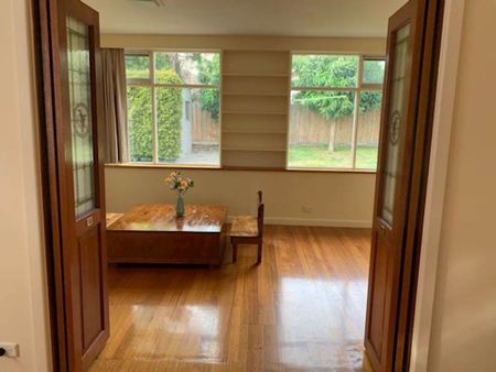 Mount Waverley - Photo 2