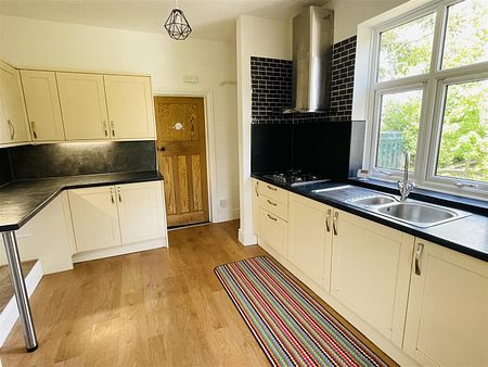 2 Bed Bungalow - Detached - Photo 3