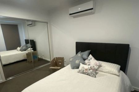 Modern Three Bedroom Townhouse - Photo 4