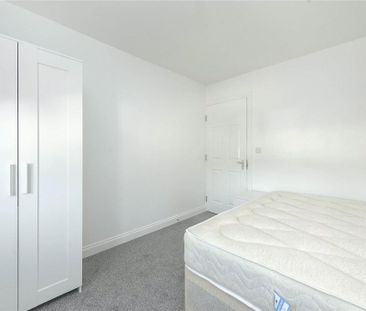 4 bedroom terraced house to rent - Photo 3