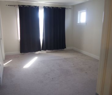 For Lease - 189 Dr Richard James Crescent, Loyalist, Ontario - Photo 1