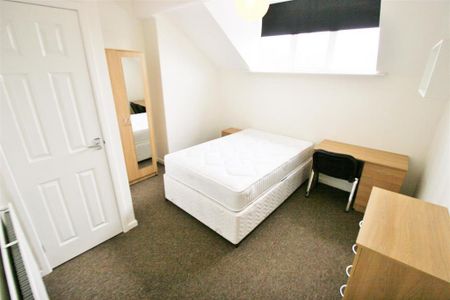 4 bedroom terraced house to rent - Photo 4