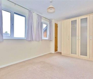 Beta Road, Woking, Surrey, GU22 - Photo 3