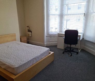 3 bedroom apartment to rent - Photo 3