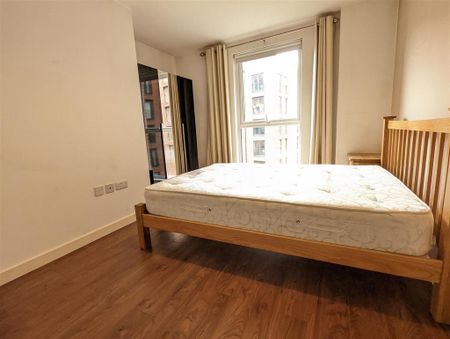 3 bedroom apartment to rent - Photo 3