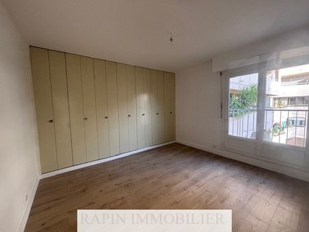 Très beau T2 avec balcon - Photo 2