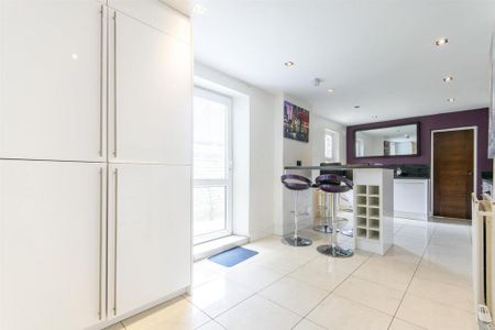 6 bedroom terraced house to rent - Photo 5