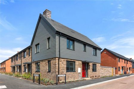 3 bedroom detached house to rent - Photo 2