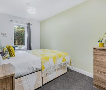 15 HYDE PARK TERRACE Leeds - LS6 1BJ - Photo 4