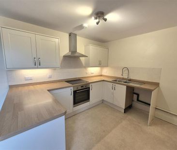 2 bedroom semi-detached house to rent - Photo 6