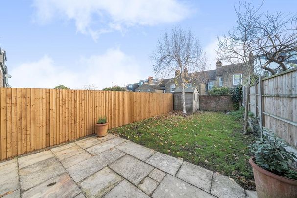 3 bedroom terraced house to rent - Photo 1