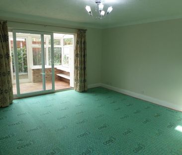 2 bedroom semi-detached house to rent - Photo 2