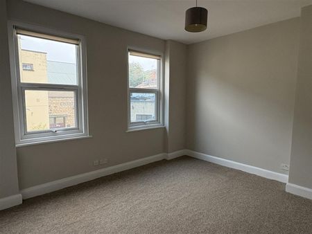 Long Street, Dursley - Photo 3