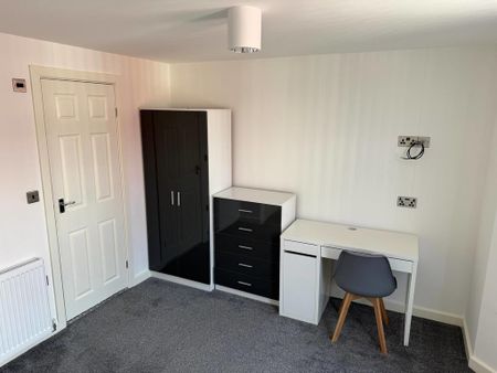 5 bedroom terraced house to rent - Photo 3