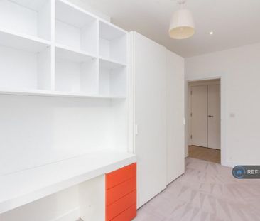 3 bedroom flat to rent - Photo 5